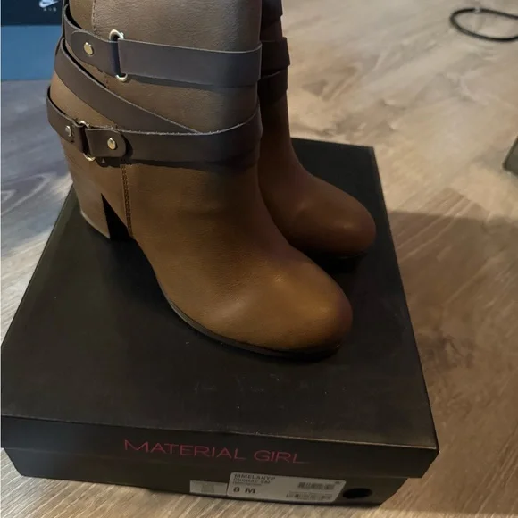 Brand New Material Girl Brown Ankle Boots size 8 - Picture 2 of 6